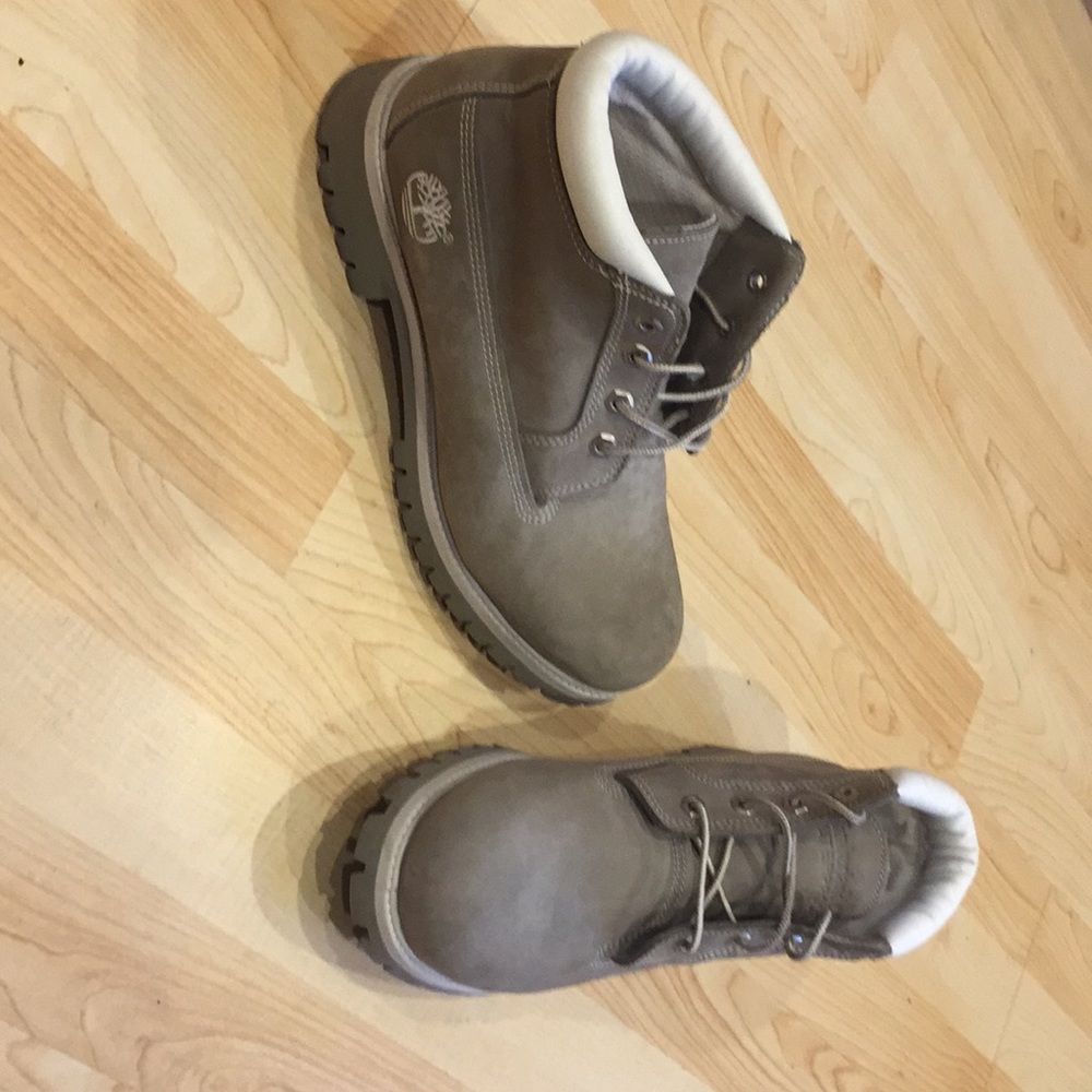 Timberland waterproof Men’s boot size 9